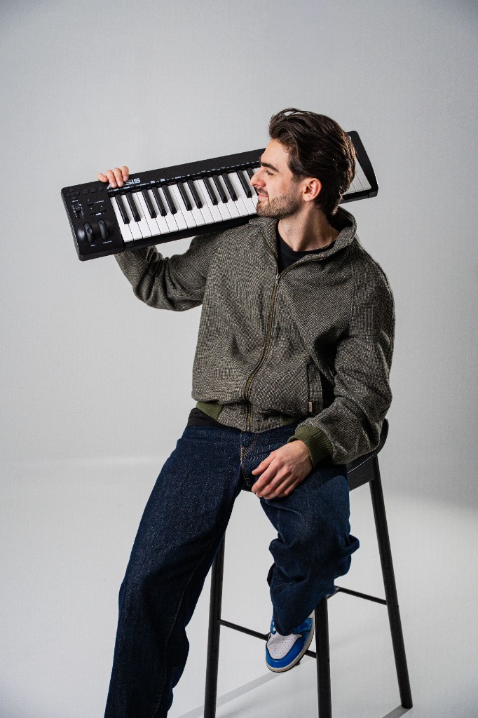 Musiker mit Keyboard
